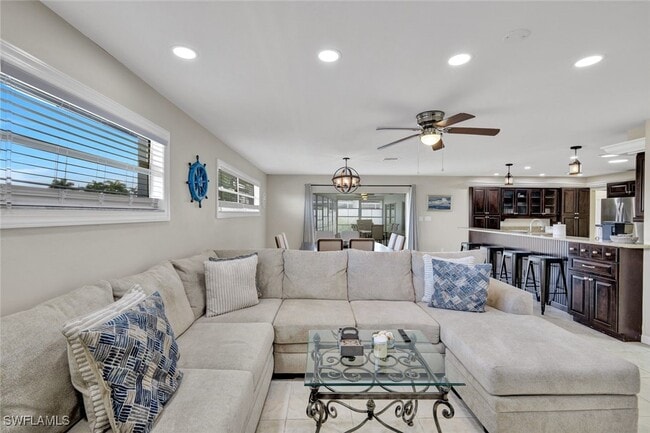 2033 SE 27th Terrace in Cape Coral, FL - Building Photo - Building Photo