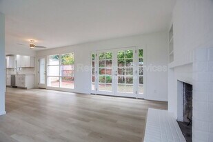 8019 Paseo Del Ocaso in San Diego, CA - Building Photo