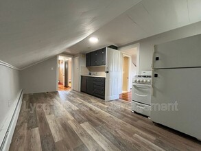 12 Oil Mill Ln in Glocester, RI - Building Photo - Building Photo