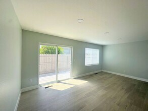 7643 Coloma St in White City, OR - Building Photo - Building Photo