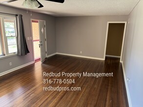 639 S Courtleigh Dr in Wichita, KS - Building Photo - Building Photo