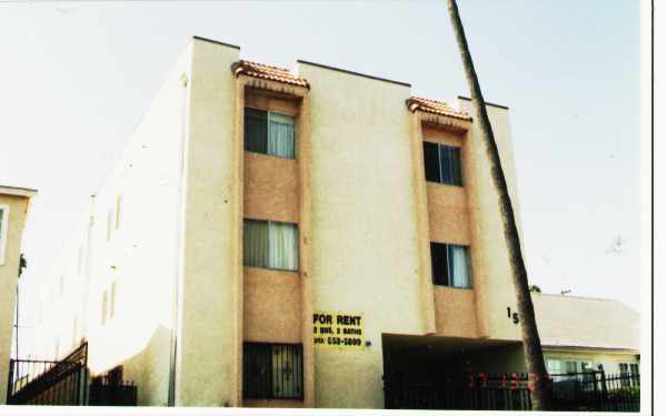 153 N Alexandria Ave in Los Angeles, CA - Building Photo