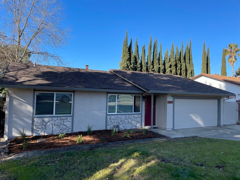 13621 Fair Oaks Blvd in Citrus Heights, CA - Building Photo