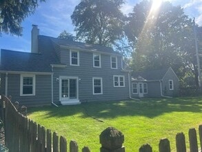645 Hi View Ct in Elm Grove, WI - Building Photo - Building Photo