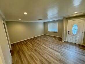 18043 Martha St in Encino, CA - Building Photo - Building Photo