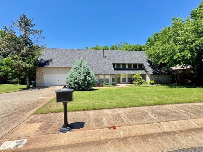 property at 21 S Trail Ridge Rd