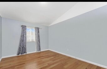 31 Greentree Ln in Staten Island, NY - Building Photo - Building Photo
