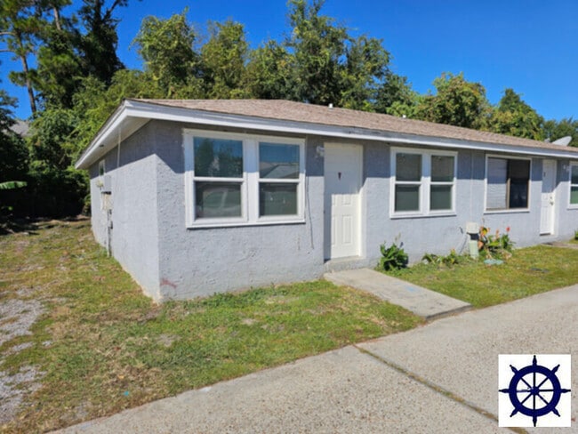 property at 715 E 13th St