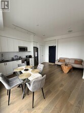 293 The Kingsway in Toronto, ON - Building Photo - Building Photo