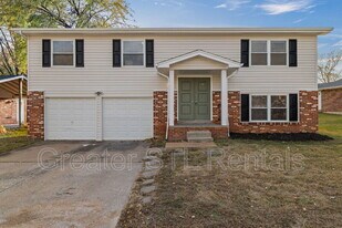 2344 White Ash Ct in Florissant, MO - Building Photo