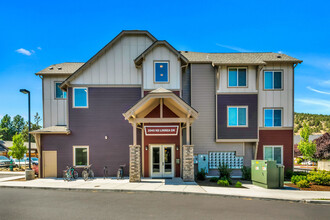 Outlook at Pilot Butte in Bend, OR - Building Photo - Building Photo