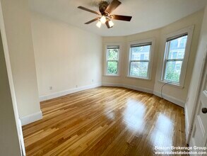 72 Roseclair St, Unit #2 in Boston, MA - Building Photo - Building Photo