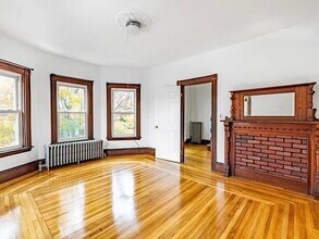 61-61 Glenwood Rd in Somerville, MA - Building Photo - Building Photo