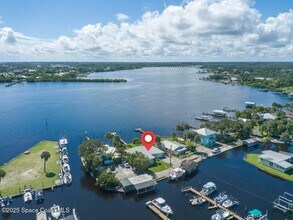 3957 Canal Dr in Sebastian, FL - Building Photo - Building Photo
