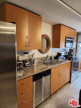 711 S Olive St in Los Angeles, CA - Building Photo - Building Photo
