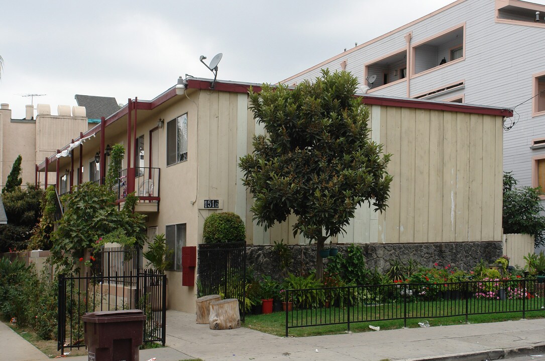 1516 N French St in Santa Ana, CA - Foto de edificio