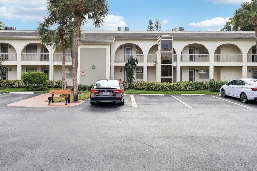 2703 Nassau Bend, Unit C2 in Coconut Creek, FL - Building Photo
