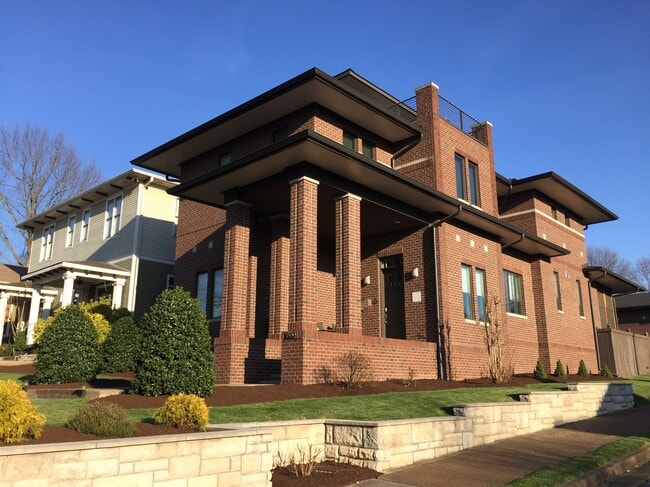 property at 800 Fatherland St