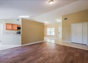 3799 Sutters Mill Cir in Casselberry, FL - Foto de edificio - Building Photo