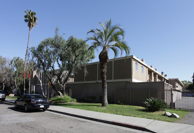 Magnolia Court Apartments in Riverside, CA - Building Photo - Building Photo