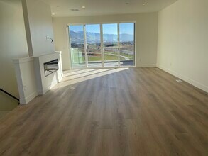 1474 W Cook Ln in Farmington, UT - Building Photo - Building Photo