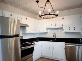 10 Main St, Unit 401 in Framingham, MA - Building Photo