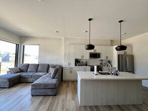 3022 Fieldhouse Cir in Manhattan, KS - Building Photo - Building Photo