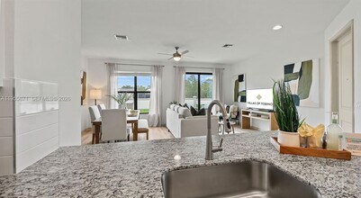 5600 NW Coventry Cir in Port St. Lucie, FL - Building Photo - Building Photo