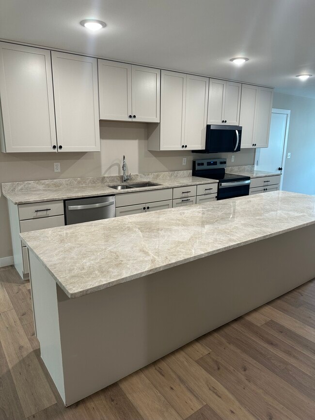 1504 Lower Trentwood Cir NE, Unit 2 in Willmar, MN - Building Photo - Building Photo