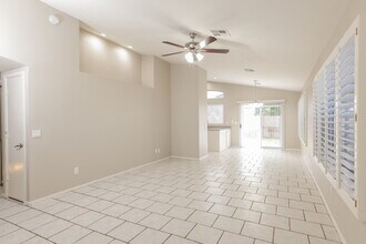 115 W Runion Dr in Phoenix, AZ - Building Photo - Building Photo