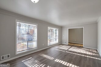 1870 Sandgate Cir SW in College Park, GA - Building Photo - Building Photo