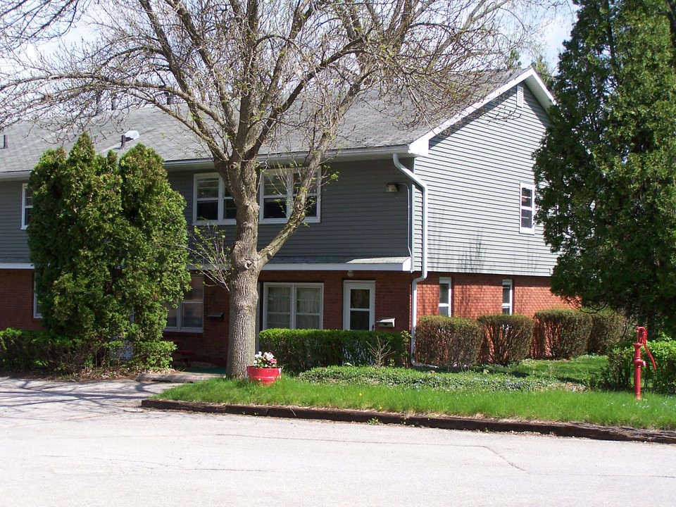 Apartments by Baculis in Iowa City, IA - Building Photo