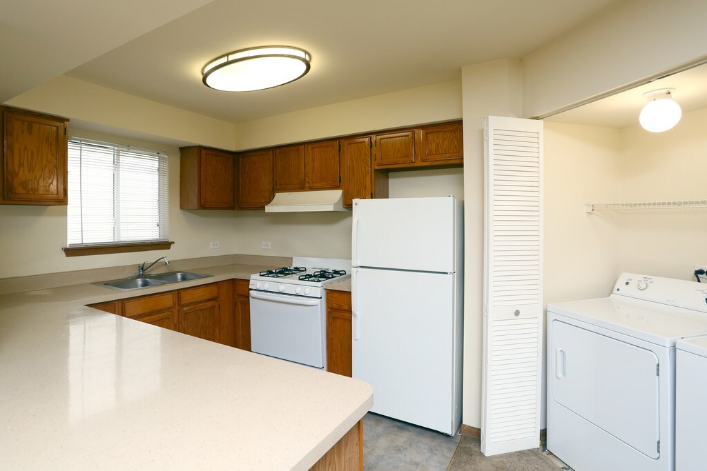 Fox Pointe Apartments Aurora, IL Apartments