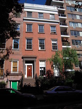 19 W 12th St in New York, NY - Foto de edificio - Building Photo