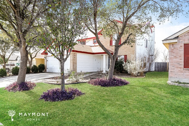 3847 Mist Flower Dr in Converse, TX - Foto de edificio - Building Photo