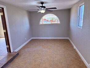 1911 E Auburn St in Lubbock, TX - Building Photo - Building Photo