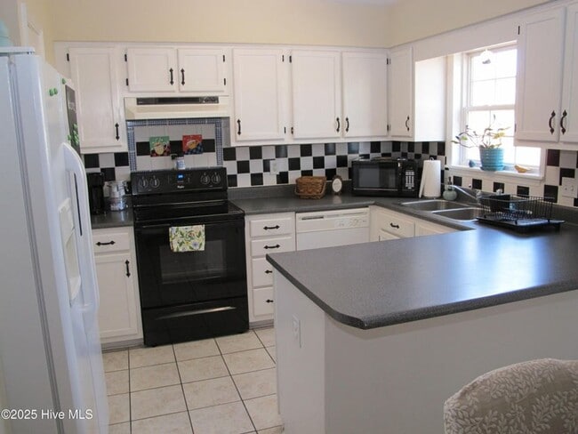 5613 W Chop Way in Wilmington, NC - Building Photo - Building Photo