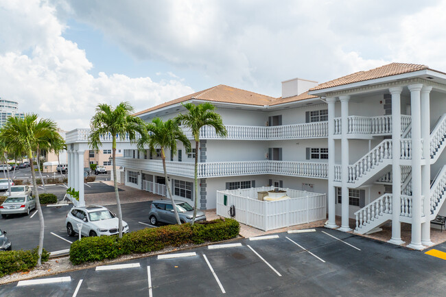 North Leisure Gardens in Pompano Beach, FL - Building Photo - Building Photo