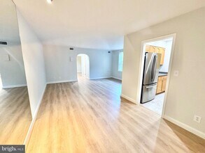 22 S Old Glebe Rd, Unit 106D in Arlington, VA - Foto de edificio - Building Photo