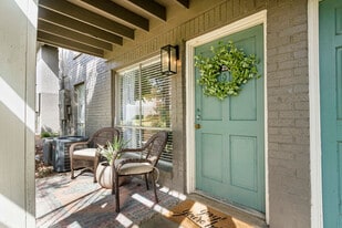 The Ivy in College Station, TX - Building Photo