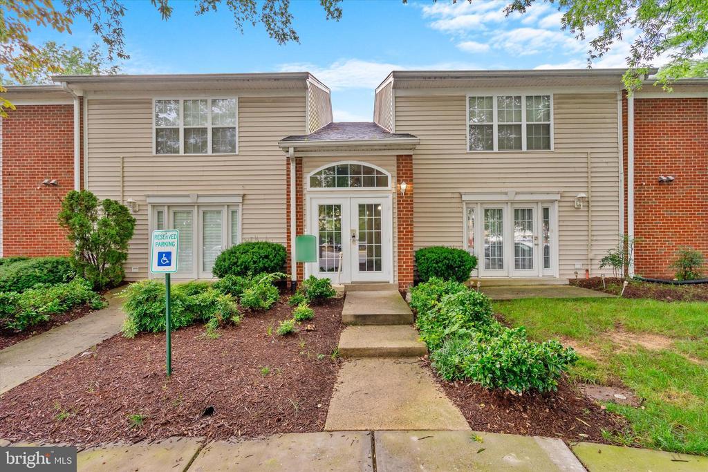 15500 Horseshoe Ln in Woodbridge, VA - Building Photo