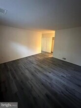 6760 Perry Penney Dr-Unit -109 in Annandale, VA - Foto de edificio - Building Photo