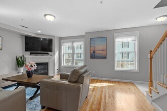 58 Andrew St in Manchester, NH - Building Photo - Building Photo