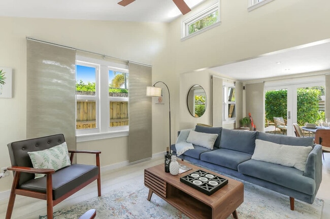 1449 NE 23rd St in Wilton Manors, FL - Building Photo - Building Photo