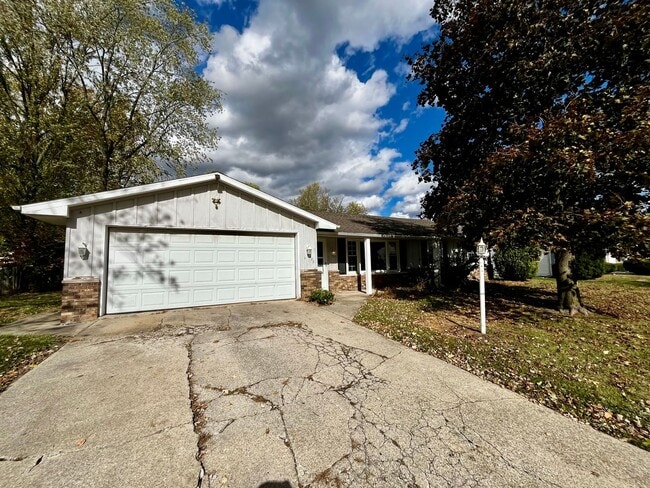6423 Ashbrook Dr in Fort Wayne, IN - Building Photo - Building Photo