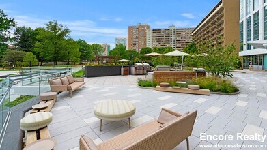 35 Lomasney Wy in Boston, MA - Foto de edificio - Building Photo