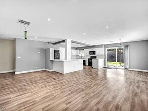 7917 Copper Canyon Rd in Las Vegas, NV - Building Photo - Building Photo