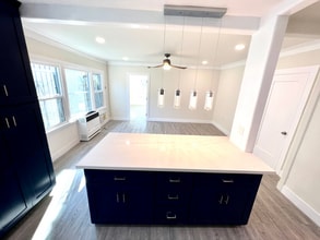 855 W 43rd Pl in Los Angeles, CA - Building Photo - Building Photo