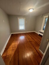 130 Cliff St, Unit 2 in Naugatuck, CT - Building Photo - Building Photo