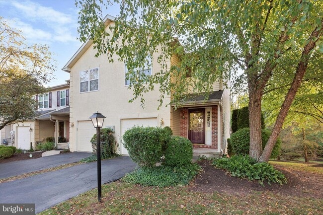 property at 125 Vernon Ct